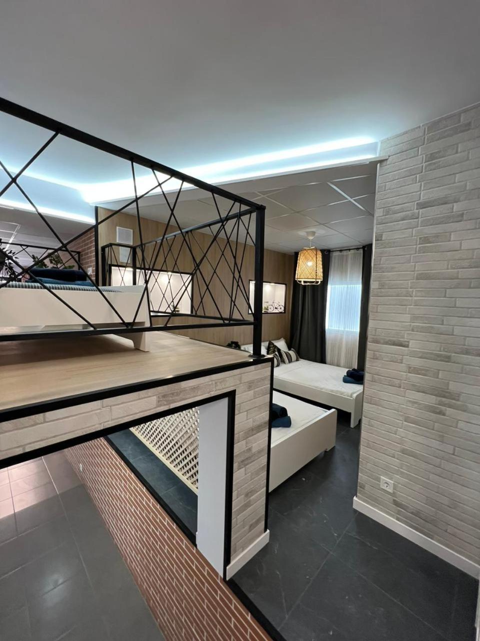 Carcaixent 24 Aparthotel บาเลนเซีย ภายนอก รูปภาพ