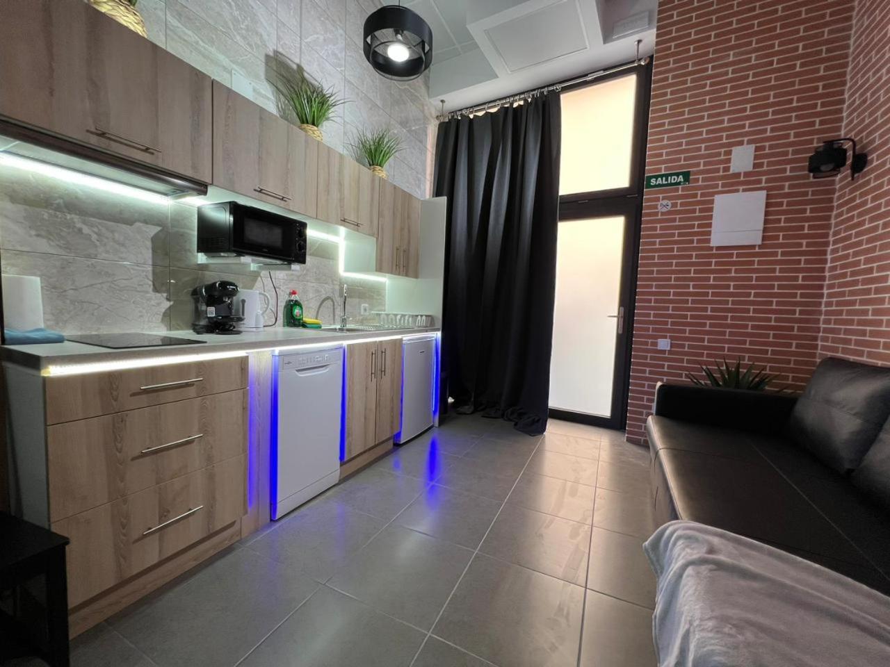 Carcaixent 24 Aparthotel บาเลนเซีย ภายนอก รูปภาพ