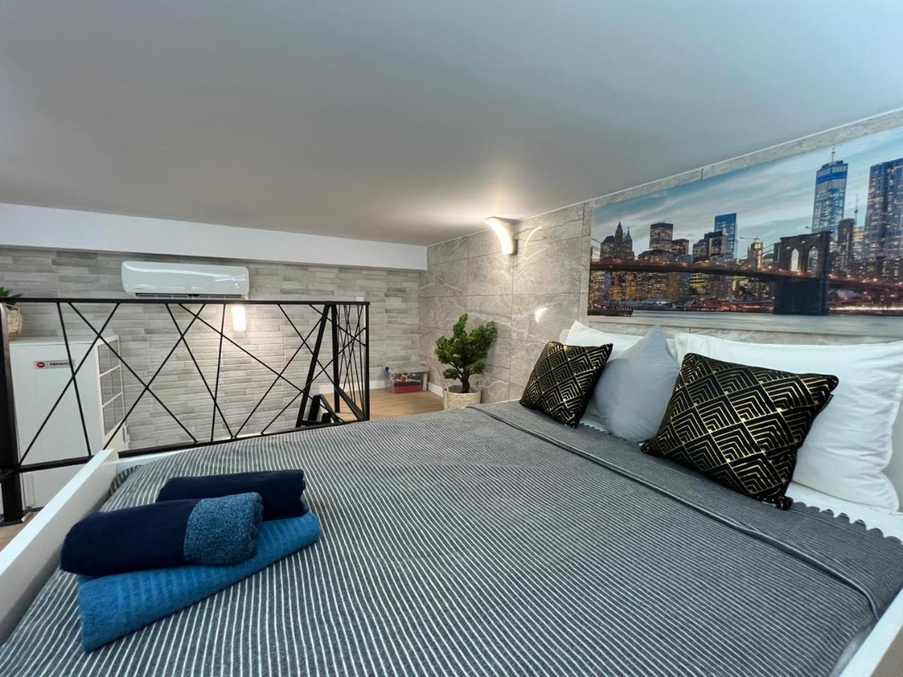 Carcaixent 24 Aparthotel บาเลนเซีย ภายนอก รูปภาพ