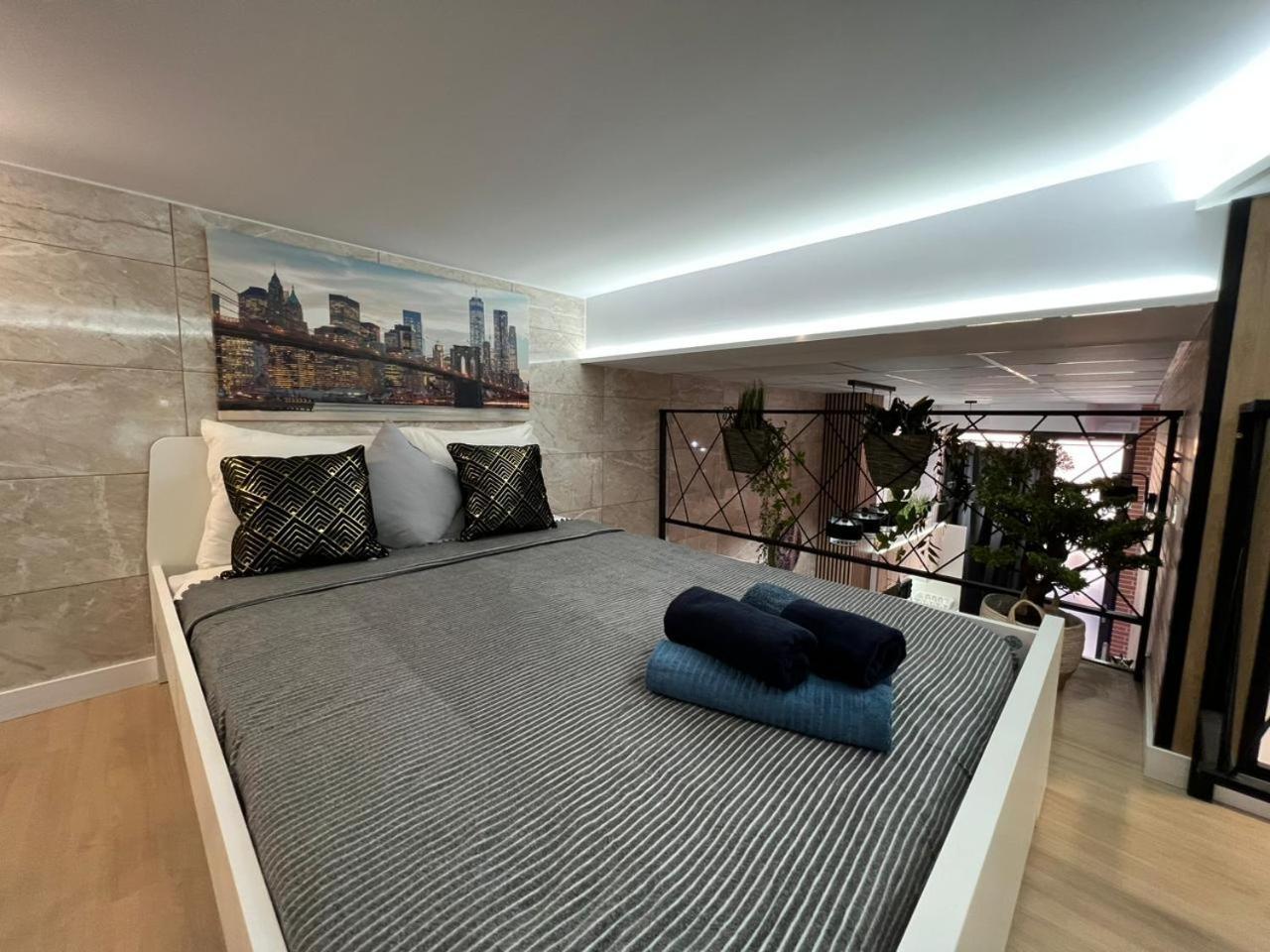 Carcaixent 24 Aparthotel บาเลนเซีย ภายนอก รูปภาพ