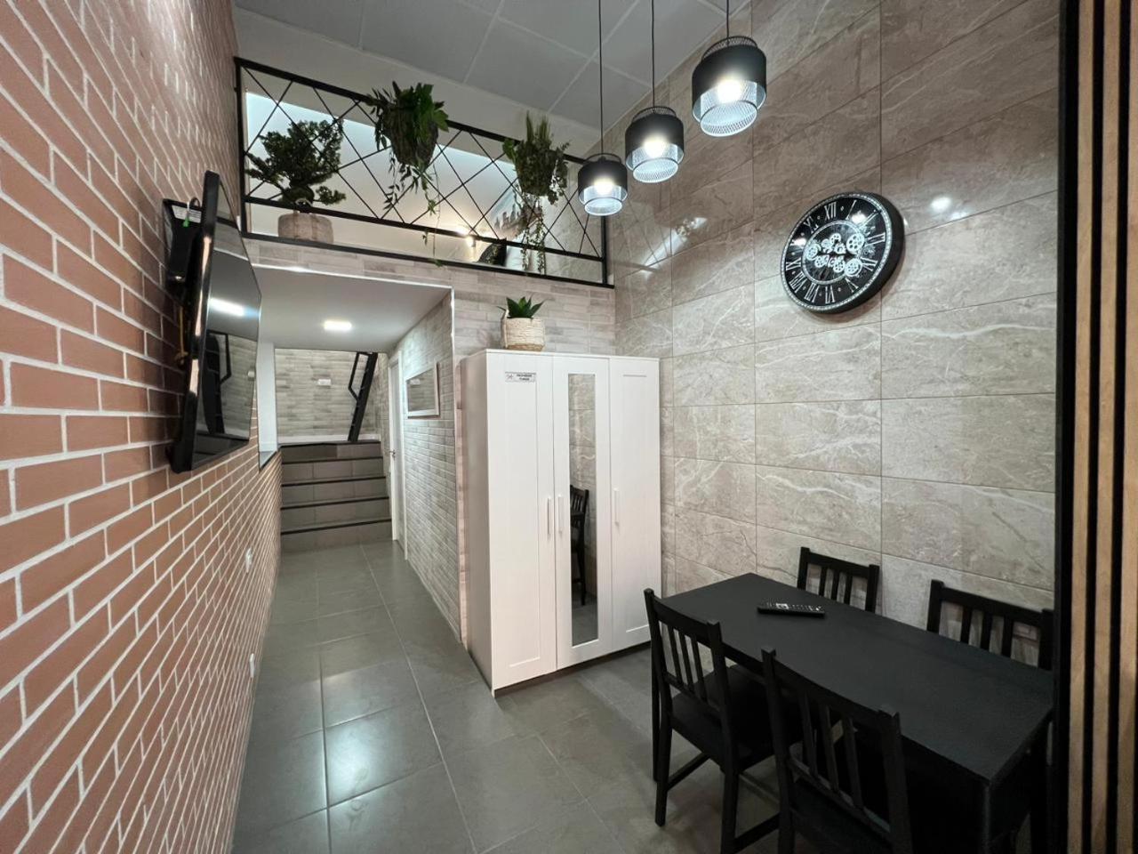 Carcaixent 24 Aparthotel บาเลนเซีย ภายนอก รูปภาพ