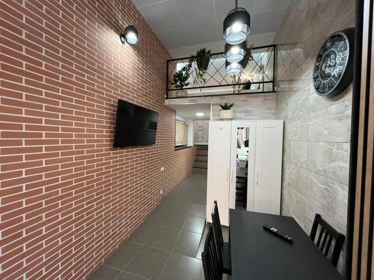 Carcaixent 24 Aparthotel บาเลนเซีย ภายนอก รูปภาพ
