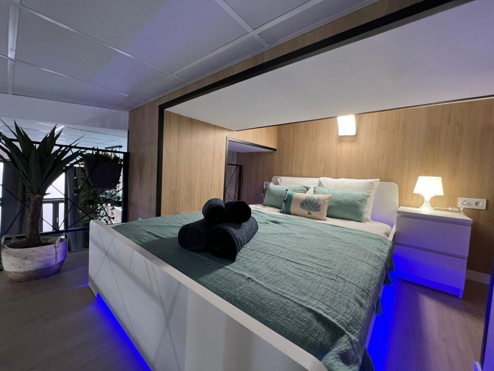 Carcaixent 24 Aparthotel บาเลนเซีย ภายนอก รูปภาพ