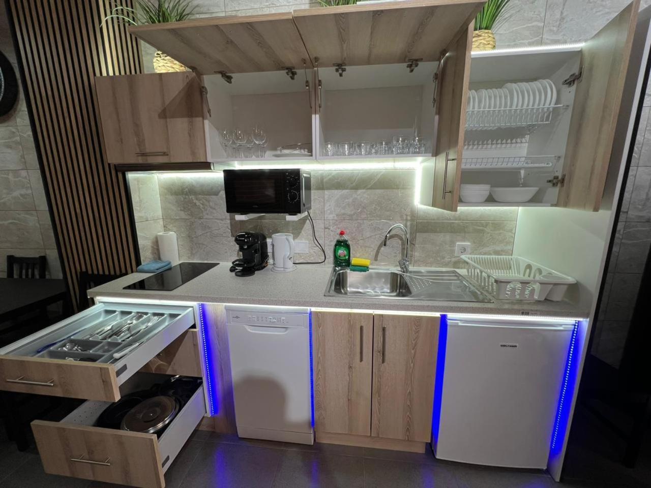 Carcaixent 24 Aparthotel บาเลนเซีย ภายนอก รูปภาพ