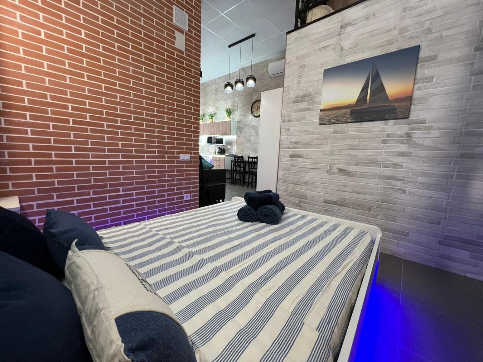 Carcaixent 24 Aparthotel บาเลนเซีย ภายนอก รูปภาพ
