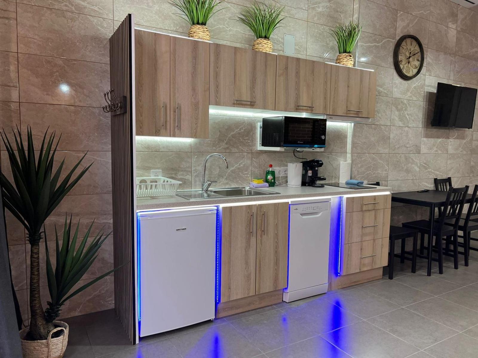 Carcaixent 24 Aparthotel บาเลนเซีย ภายนอก รูปภาพ