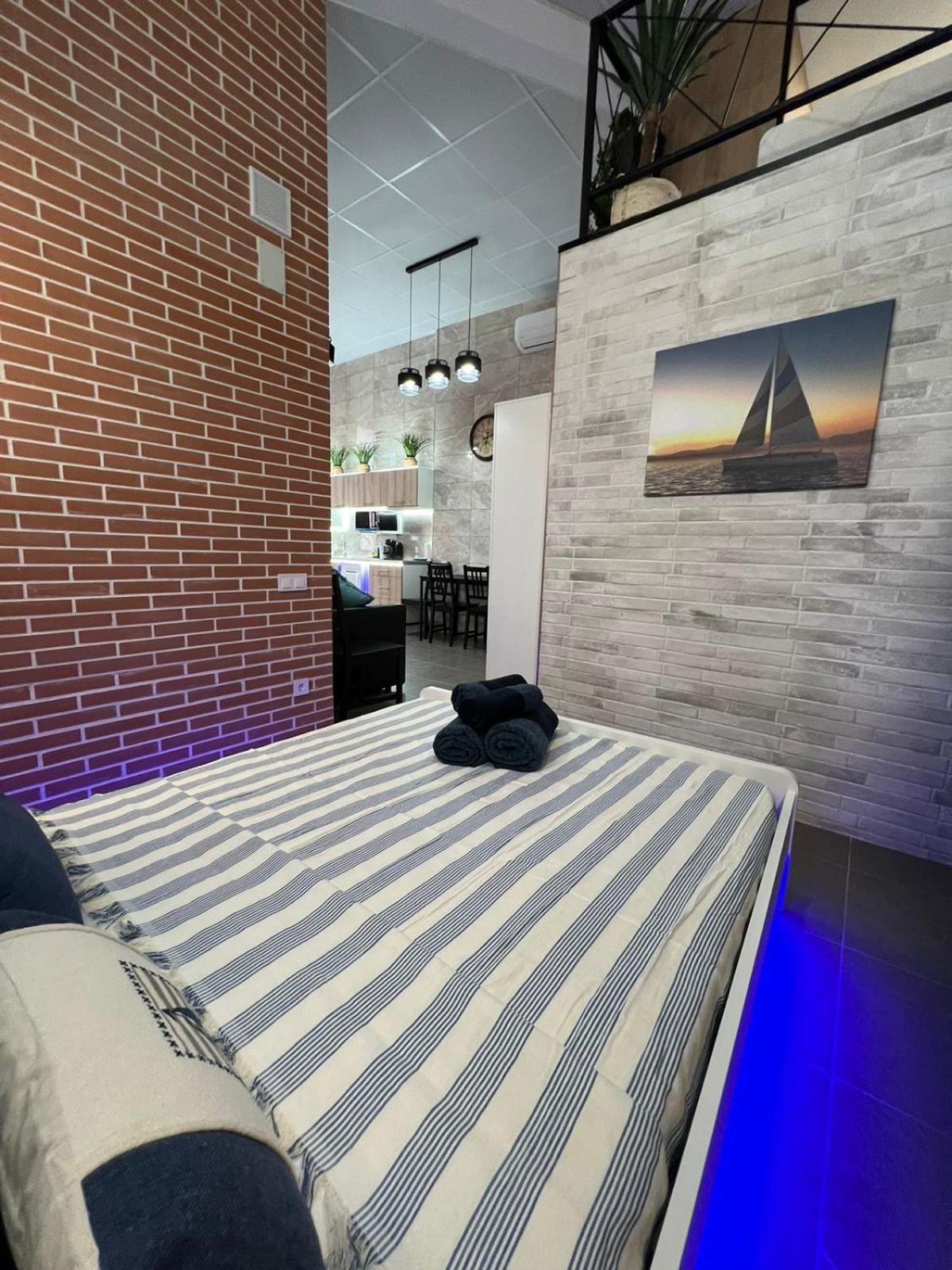 Carcaixent 24 Aparthotel บาเลนเซีย ภายนอก รูปภาพ