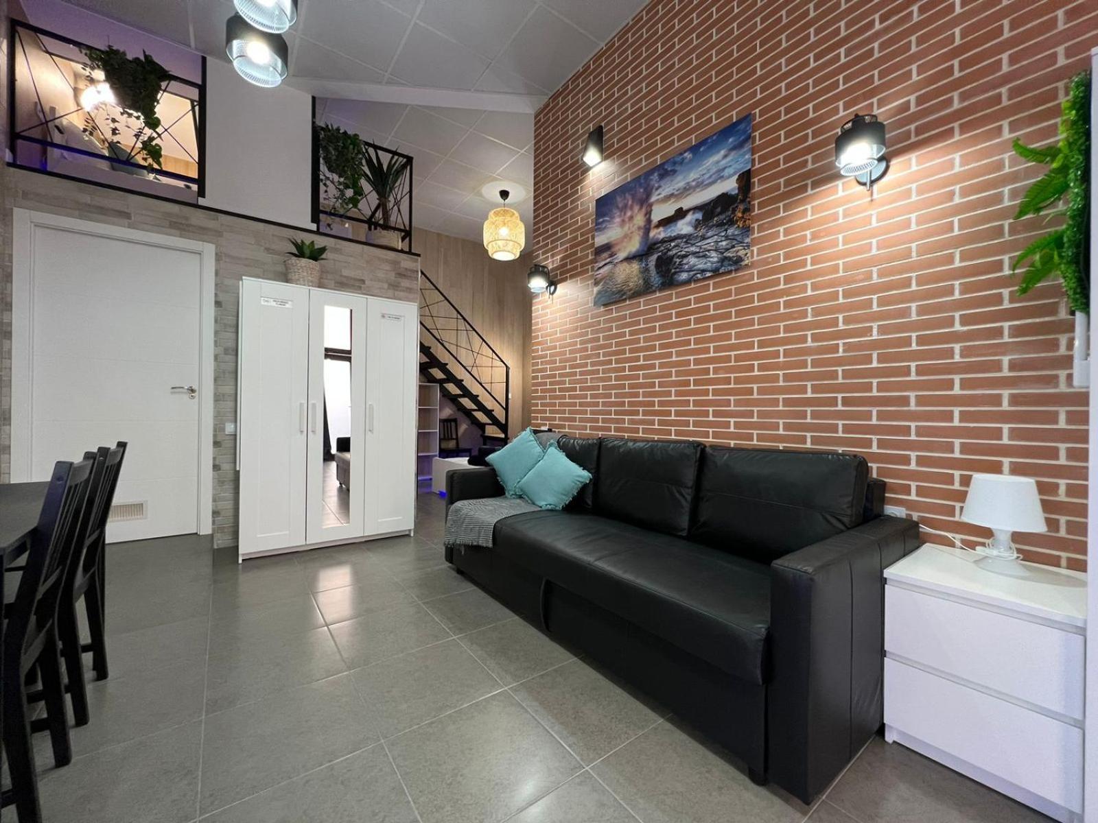 Carcaixent 24 Aparthotel บาเลนเซีย ภายนอก รูปภาพ
